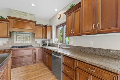 227  Hunters Xing, Slinger, WI 53086 - Photo 13