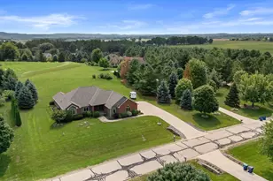 227 Hunters Crossing, Slinger, WI 53086 - Photo 37