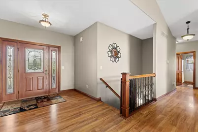 227  Hunters Xing, Slinger, WI 53086 - Photo 3