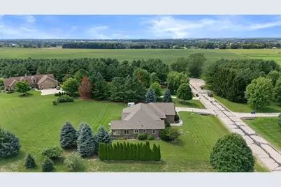 227  Hunters Xing, Slinger, WI 53086 - Photo 39