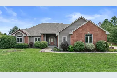 227  Hunters Xing, Slinger, WI 53086 - Photo 1