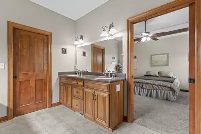 227  Hunters Xing, Slinger, WI 53086 - Photo 19