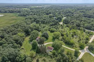 324 S Sawyer Rd, Summit, WI 53066 - Photo 3