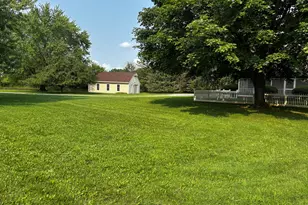 324 S Sawyer Rd, Summit, WI 53066 - Photo 7