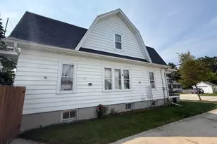 2017 Adams St, Two Rivers, WI 54241 - Photo 17