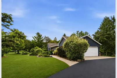 3395  Overlook Ct, West Bend, WI 53095 - Photo 5