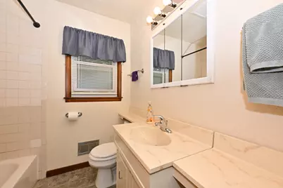 7722 W Kathryn Ave, Milwaukee, WI 53218 - Photo 17