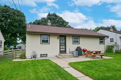 7722 W Kathryn Ave, Milwaukee, WI 53218 - Photo 25