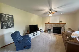 680 River Meadow Dr, Hartland, WI 53029 - Photo 25