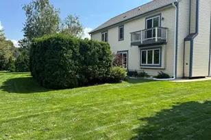680 River Meadow Dr, Hartland, WI 53029 - Photo 9