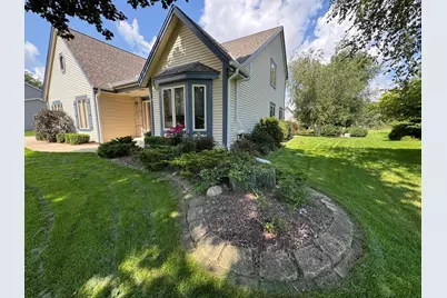 680  River Meadow Dr, Hartland, WI 53029 - Photo 5