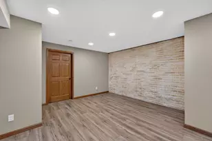 5227 Kings Way, Racine, WI 53403 - Photo 37