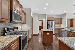 5227 Kings Way, Racine, WI 53403 - Photo 9
