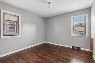 3206 S Griffin Ave, Milwaukee, WI 53207 - Photo 15