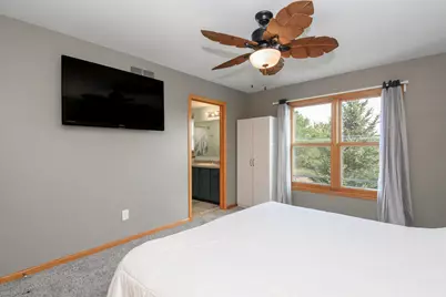 1497  Sunnyridge Rd, Pewaukee, WI 53072 - Photo 17