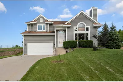1497  Sunnyridge Rd, Pewaukee, WI 53072 - Photo 1