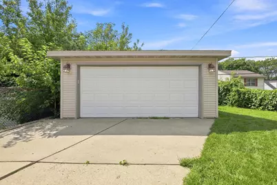 831 S 110th St, West Allis, WI 53214 - Photo 15