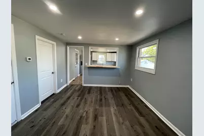 1537 S 94th St, West Allis, WI 53214 - Photo 3