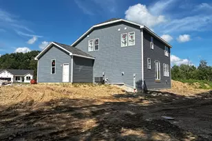 1743 Palmer Ct, Hartford, WI 53027 - Photo 3
