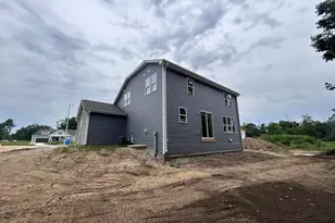1743 Palmer Ct, Hartford, WI 53027 - Photo 3