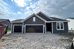 9589 S Sophia Ct, Franklin, WI 53132 - Photo 1