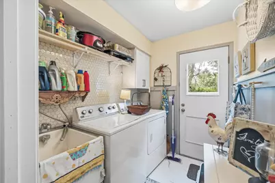11145 N Riverland Ct, Mequon, WI 53092 - Photo 19
