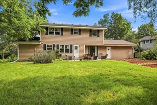 11145 N Riverland Ct, Mequon, WI 53092 - Photo 11