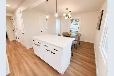 2205  Hayes Ave, Racine, WI 53405 - Photo 9