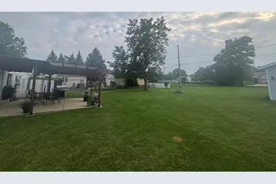 4369 S 49th St, Greenfield, WI 53220 - Photo 23