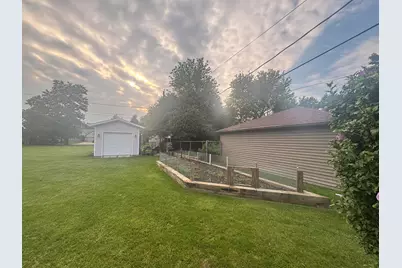 4369 S 49th St, Greenfield, WI 53220 - Photo 27