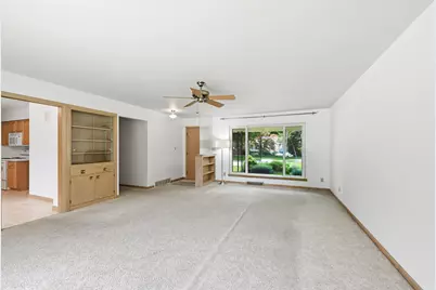 8143 W Raymond Ln, West Allis, WI 53219 - Photo 5