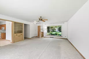 8143 W Raymond Ln, West Allis, WI 53219 - Photo 5