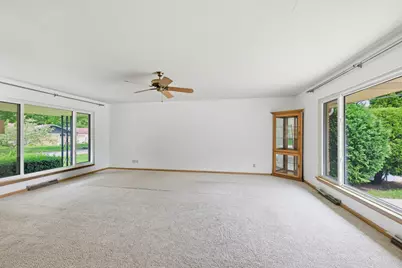 8143 W Raymond Ln, West Allis, WI 53219 - Photo 3