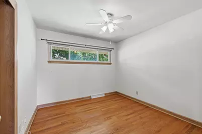 8143 W Raymond Ln, West Allis, WI 53219 - Photo 11