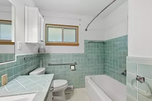 8143 W Raymond Ln, West Allis, WI 53219 - Photo 15