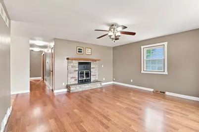 7015  61st Ave, Kenosha, WI 53142 - Photo 3