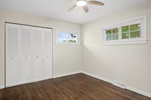 8034 W Tesch Ave, Milwaukee, WI 53220 - Photo 9