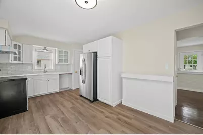 8034 W Tesch Ave, Milwaukee, WI 53220 - Photo 3