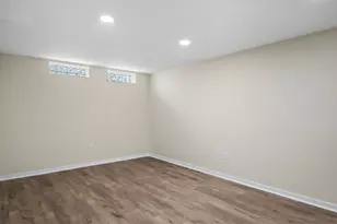 8034 W Tesch Ave, Milwaukee, WI 53220 - Photo 17