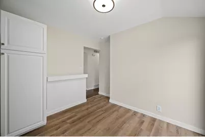 8034 W Tesch Ave, Milwaukee, WI 53220 - Photo 5