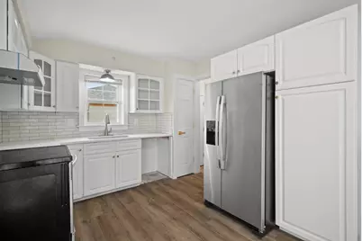 8034 W Tesch Ave, Milwaukee, WI 53220 - Photo 13