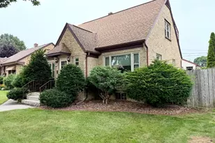 1712 S 17th St, Sheboygan, WI 53081 - Photo 3