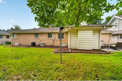 10216 W Burleigh St, Wauwatosa, WI 53222 - Photo 3