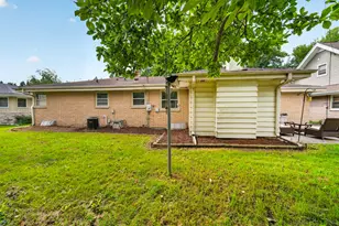 10216 W Burleigh St, Wauwatosa, WI 53222 - Photo 3