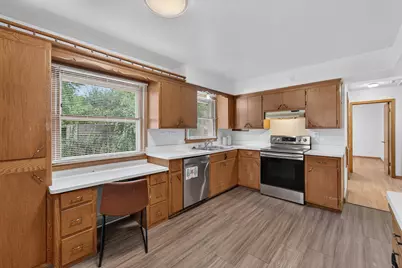 10216 W Burleigh St, Wauwatosa, WI 53222 - Photo 13