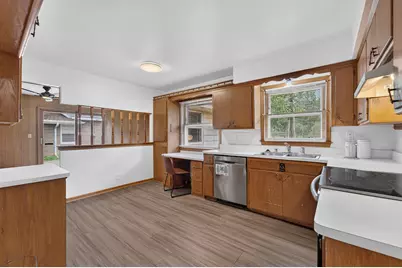 10216 W Burleigh St, Wauwatosa, WI 53222 - Photo 15
