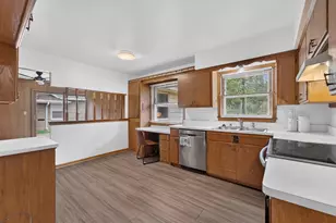 10216 W Burleigh St, Wauwatosa, WI 53222 - Photo 15