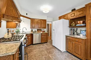 2329 N 89th St, Wauwatosa, WI 53226 - Photo 11