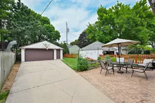 2329 N 89th St, Wauwatosa, WI 53226 - Photo 29