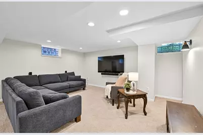 2329 N 89th St, Wauwatosa, WI 53226 - Photo 25